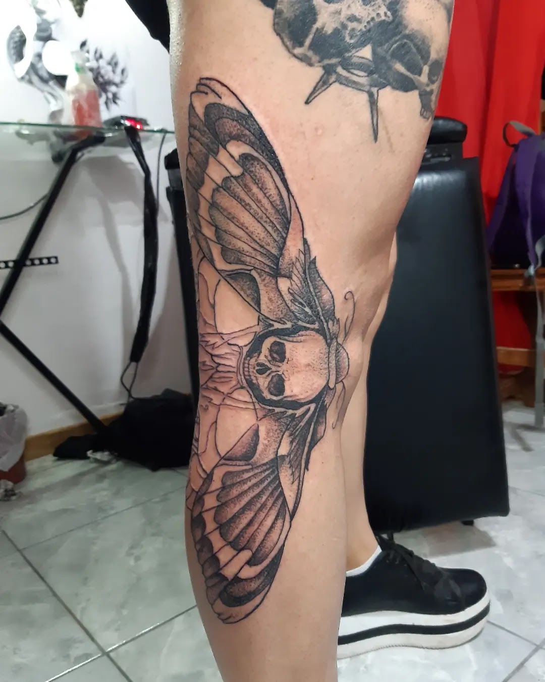 Tatuaje de alas en espalda realizado en Odisea Body Art